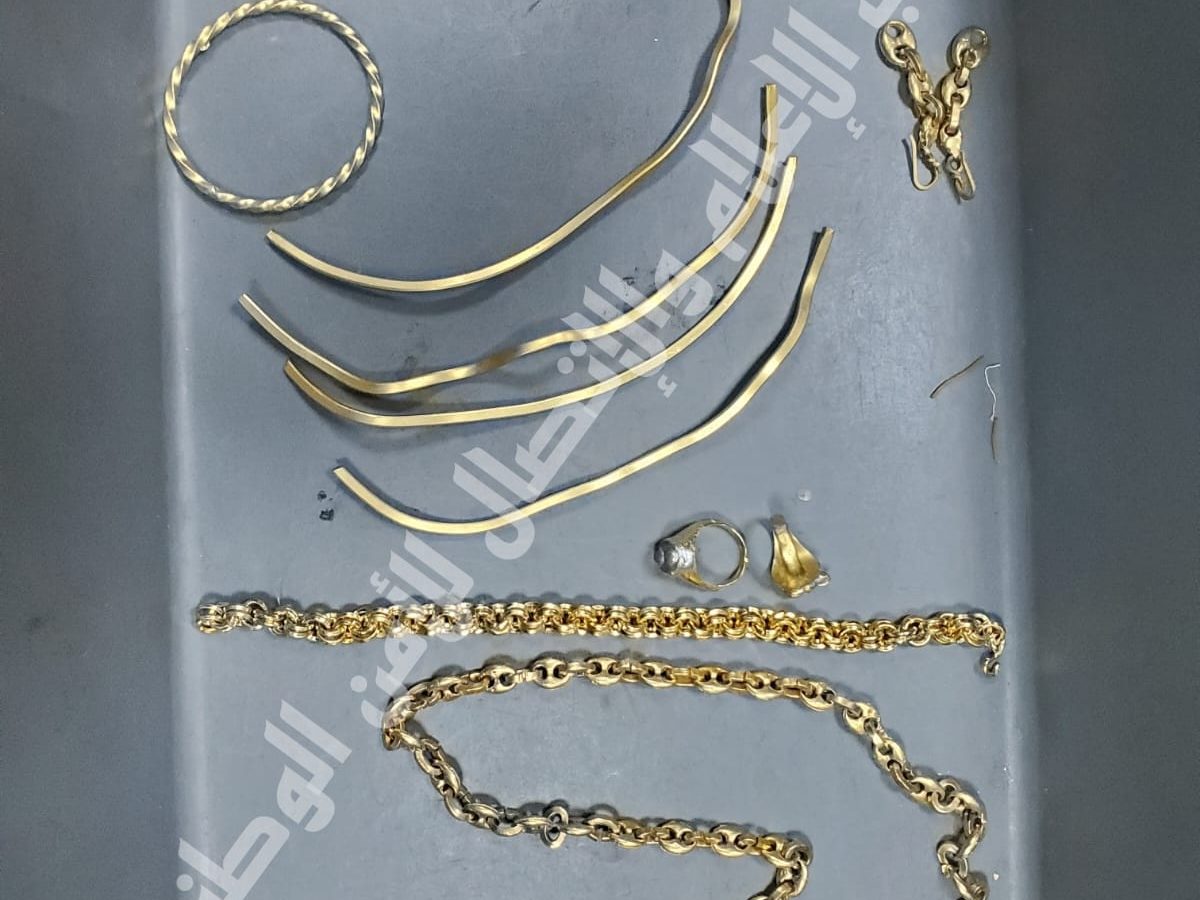 مطار قرطاج/ حجز مصوغ لدى مسافرتين